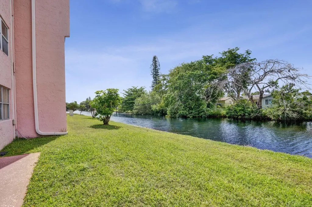 9460 Sunrise Lakes Boulevard Sunrise FL 33322