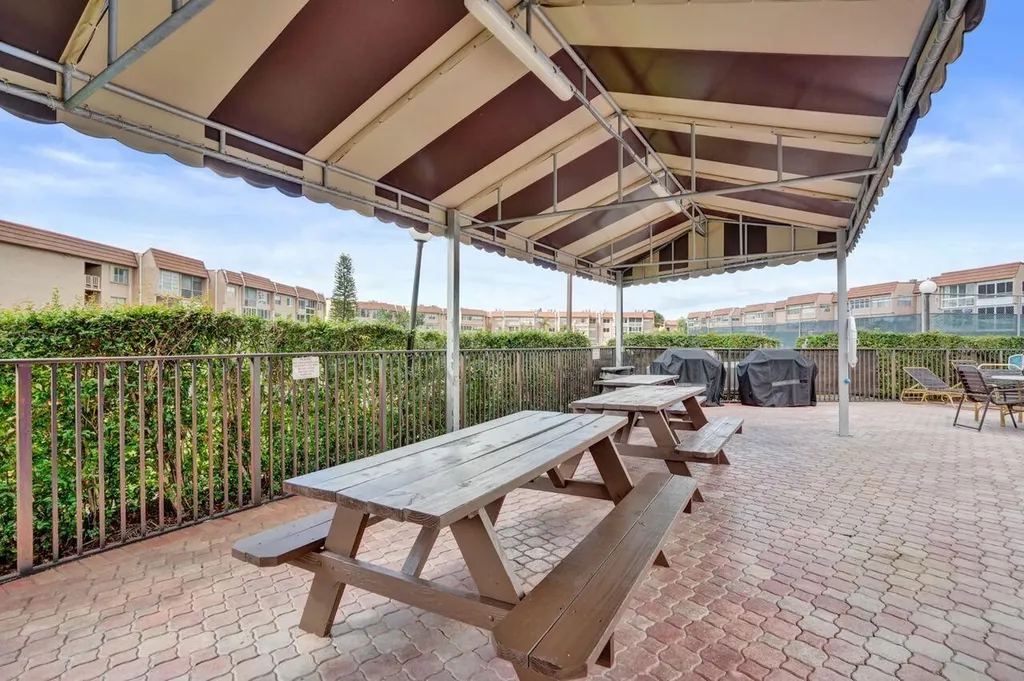 9460 Sunrise Lakes Boulevard Sunrise FL 33322