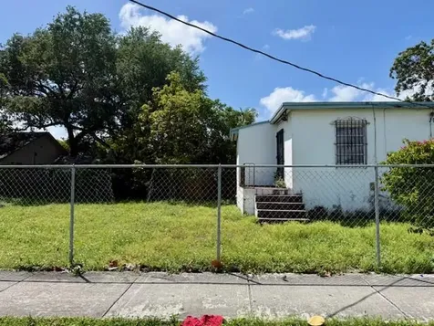 1580 NW 77th Terrace Miami FL 33147