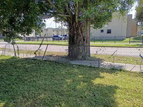 1580 NW 77th Terrace Miami FL 33147