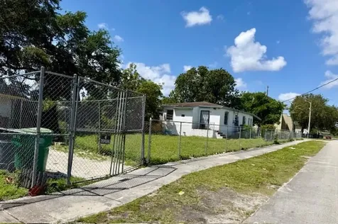 1580 NW 77th Terrace Miami FL 33147