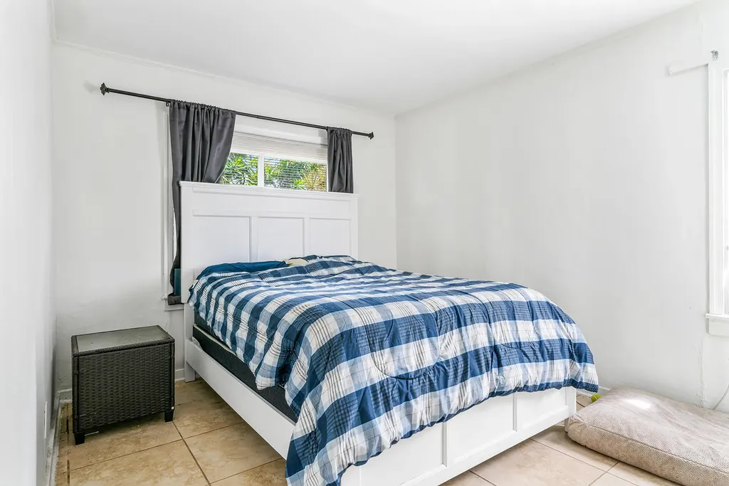 727 S M Street Lake Worth Beach FL 33460