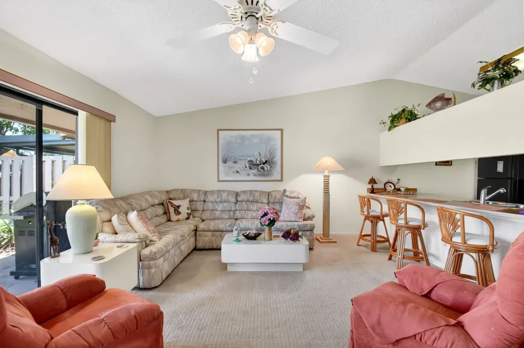 6 Farnworth Drive Boynton Beach FL 33426