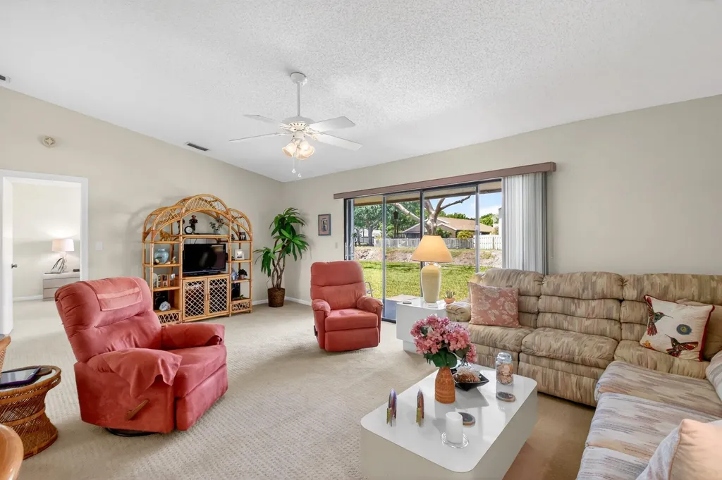 6 Farnworth Drive Boynton Beach FL 33426