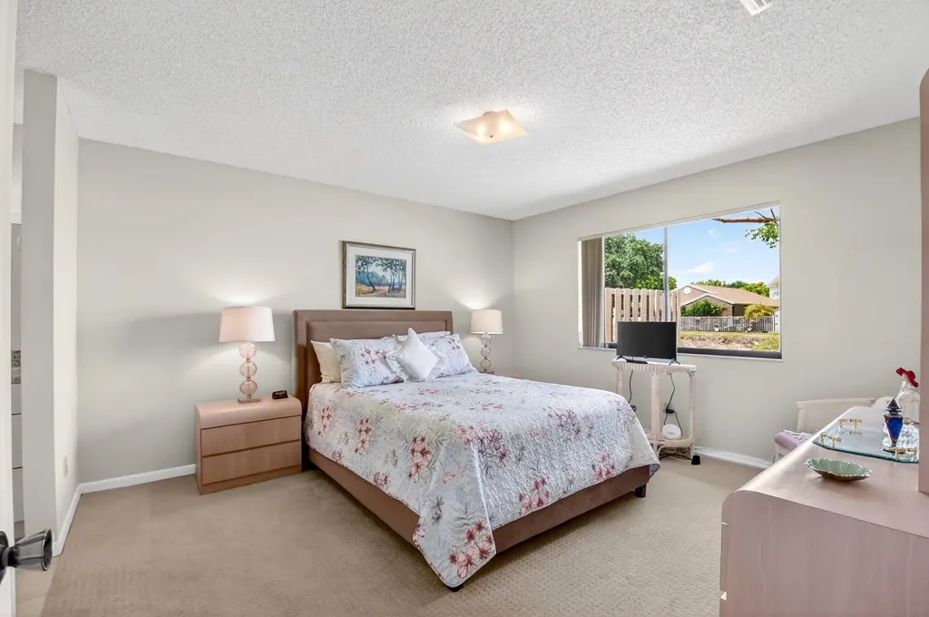 6 Farnworth Drive Boynton Beach FL 33426