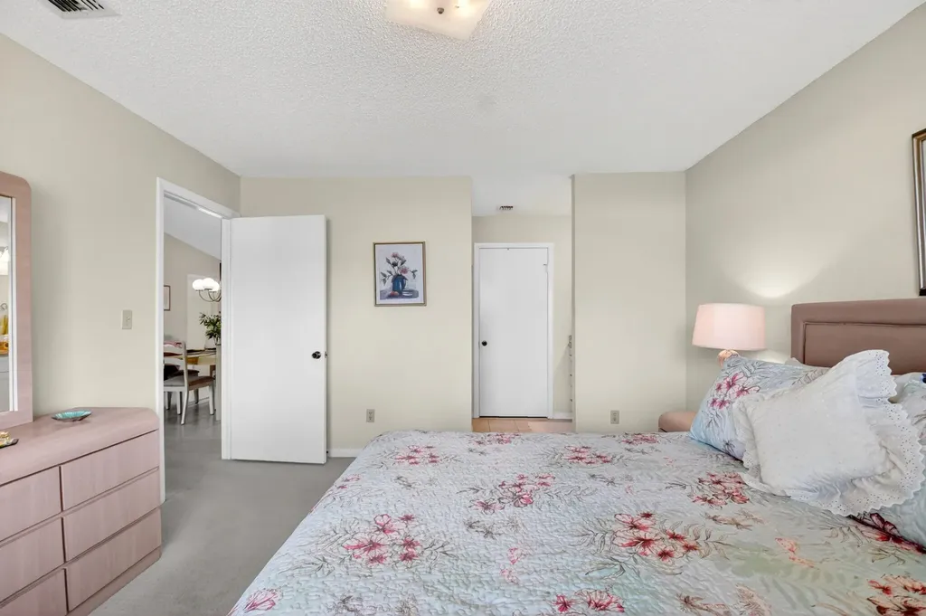 6 Farnworth Drive Boynton Beach FL 33426
