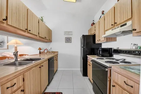 6 Farnworth Drive Boynton Beach FL 33426