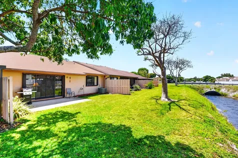 6 Farnworth Drive Boynton Beach FL 33426