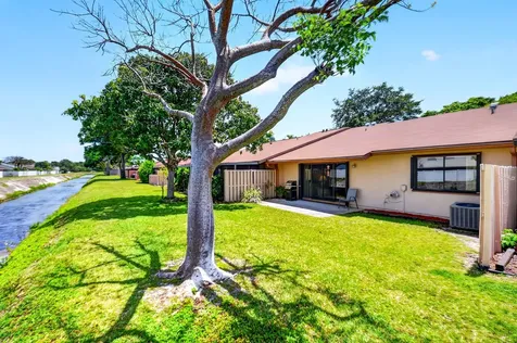 6 Farnworth Drive Boynton Beach FL 33426