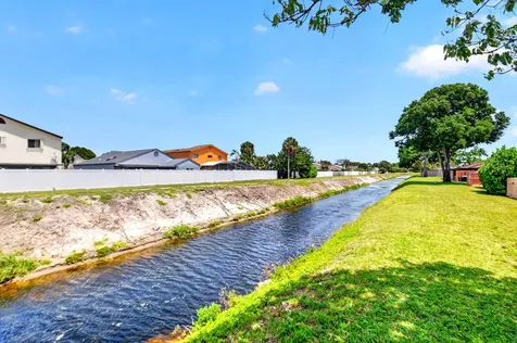 6 Farnworth Drive Boynton Beach FL 33426