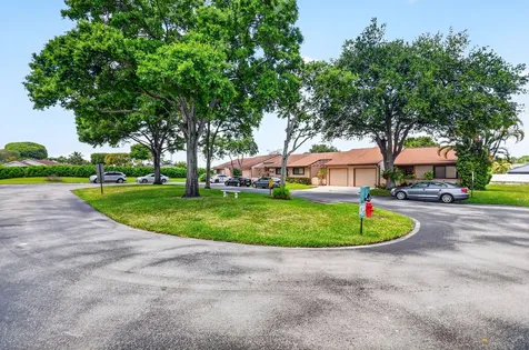 6 Farnworth Drive Boynton Beach FL 33426