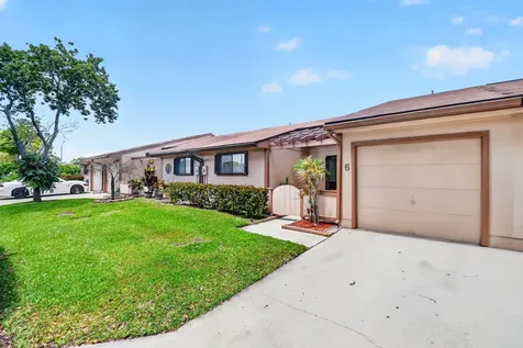 6 Farnworth Drive Boynton Beach FL 33426