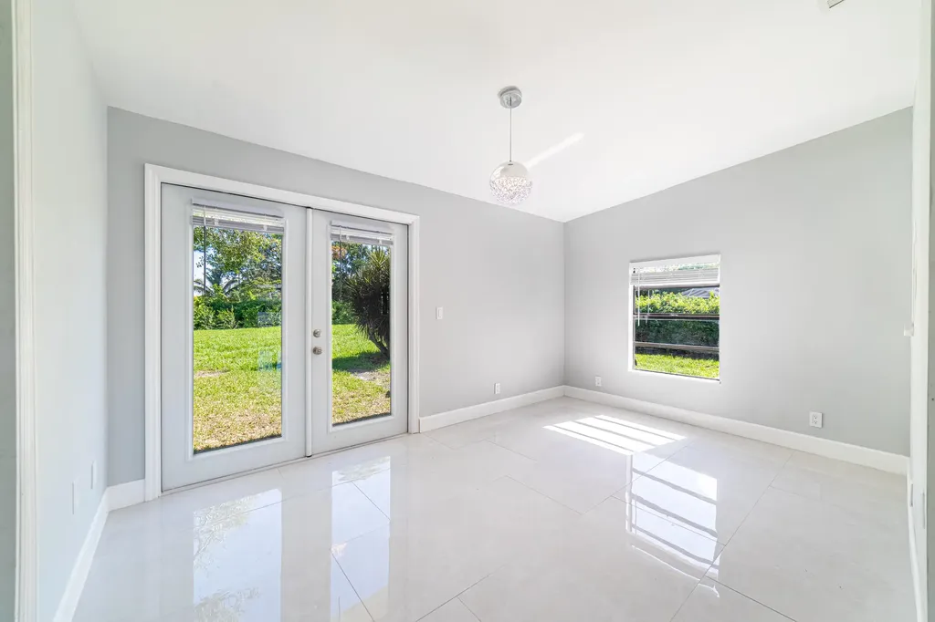 1809 SW Capehart Avenue Port St Lucie FL 34953