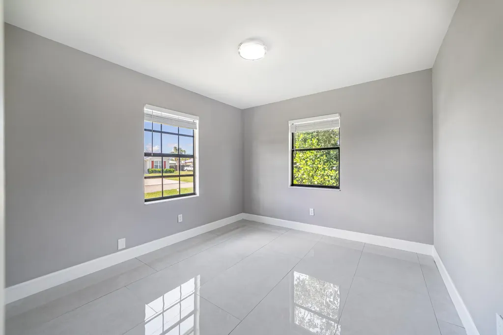 1809 SW Capehart Avenue Port St Lucie FL 34953