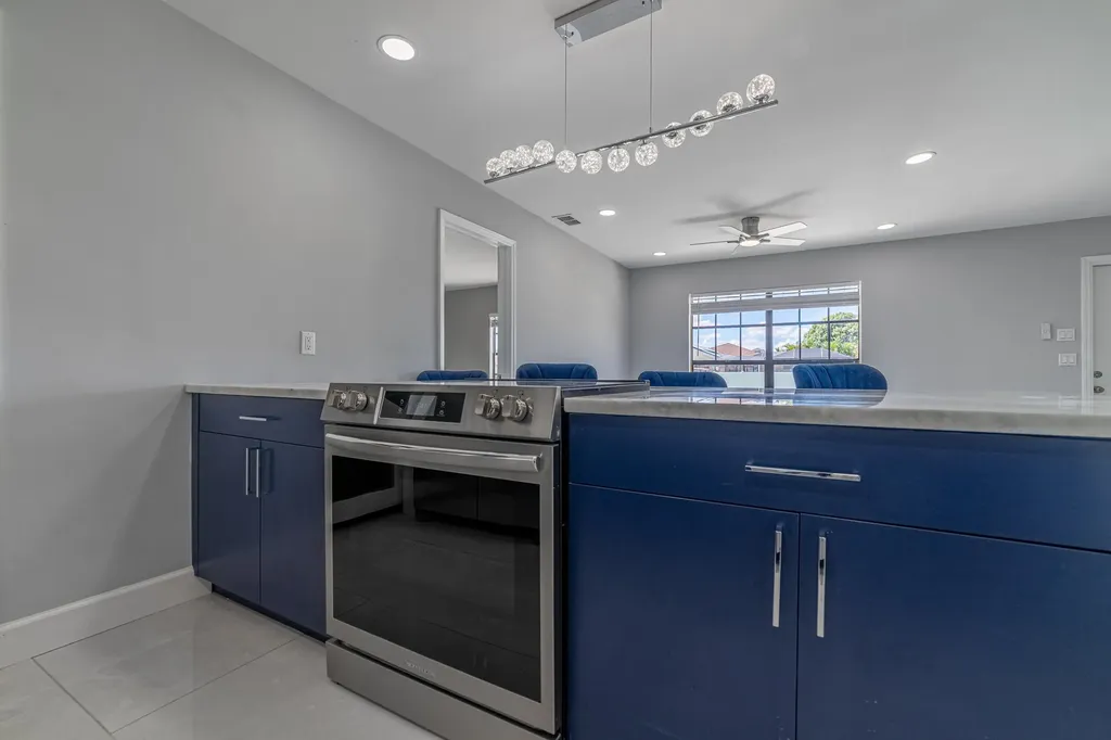 1809 SW Capehart Avenue Port St Lucie FL 34953