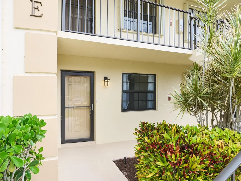 1101 Pinecrest Circle Jupiter FL 33458