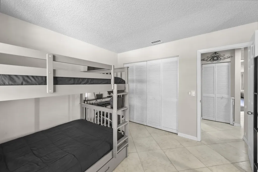 39 Bethesda Park Circle Boynton Beach FL 33435