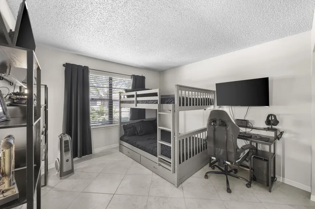 39 Bethesda Park Circle Boynton Beach FL 33435