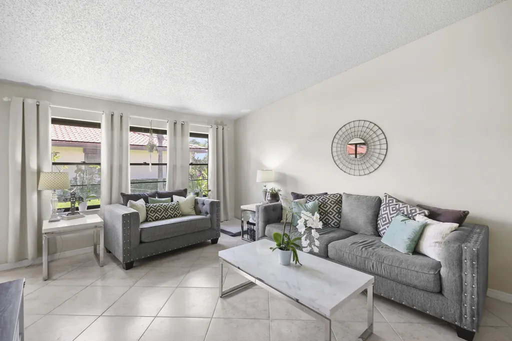 39 Bethesda Park Circle Boynton Beach FL 33435