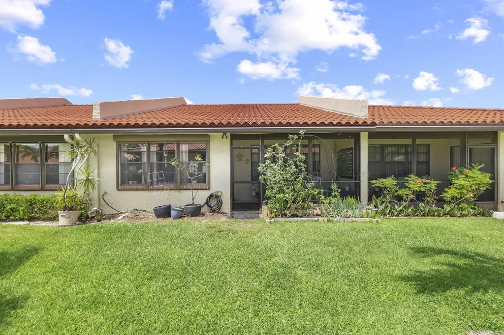 39 Bethesda Park Circle Boynton Beach FL 33435