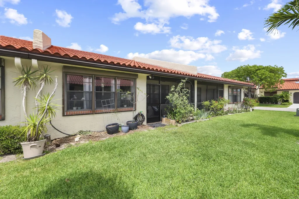 39 Bethesda Park Circle Boynton Beach FL 33435