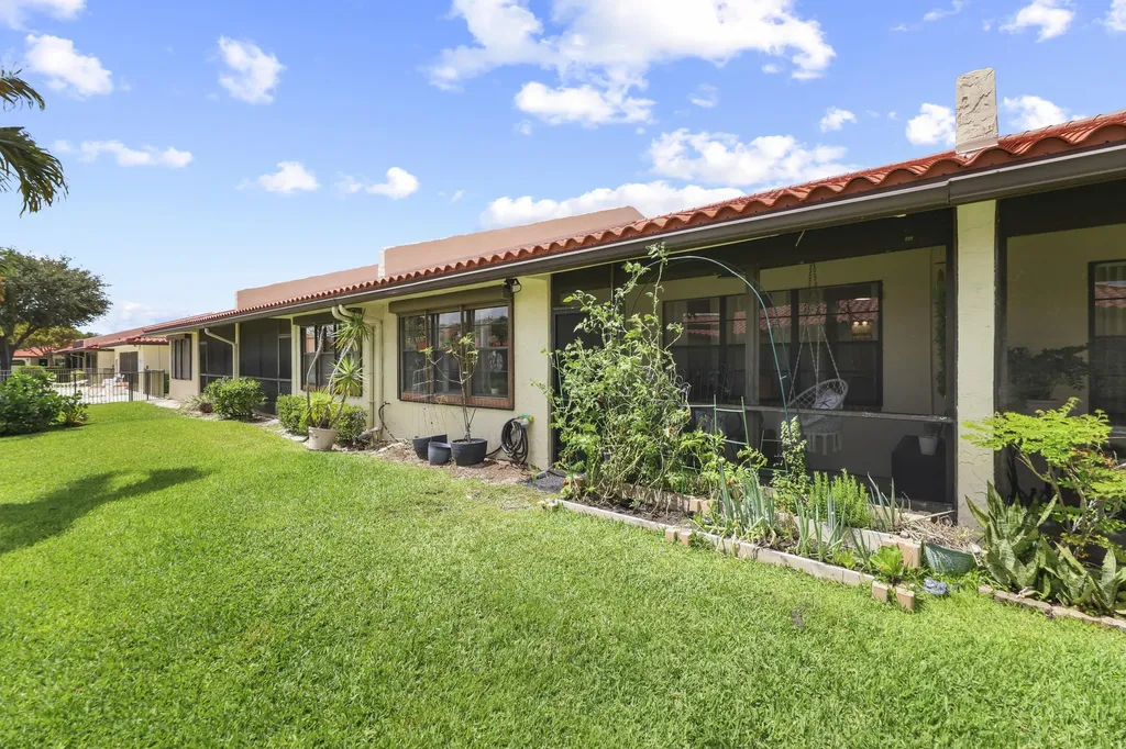 39 Bethesda Park Circle Boynton Beach FL 33435