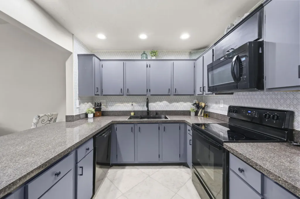 39 Bethesda Park Circle Boynton Beach FL 33435
