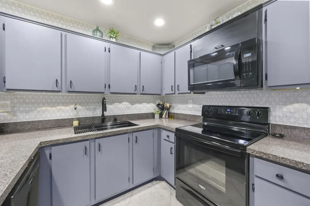 39 Bethesda Park Circle Boynton Beach FL 33435