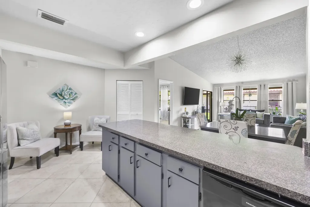 39 Bethesda Park Circle Boynton Beach FL 33435