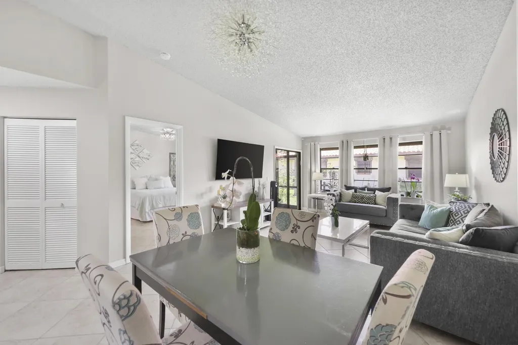39 Bethesda Park Circle Boynton Beach FL 33435