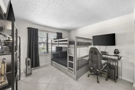 39 Bethesda Park Circle Boynton Beach FL 33435