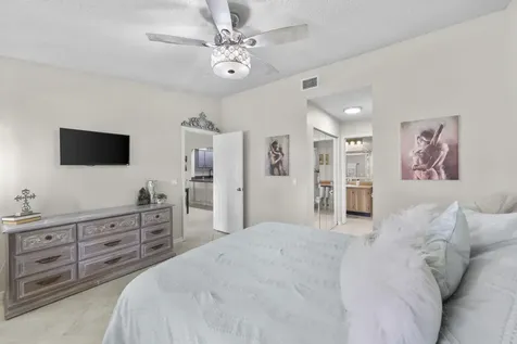 39 Bethesda Park Circle Boynton Beach FL 33435