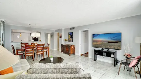 427 Golden Isle Drive Hallandale Beach FL 33009