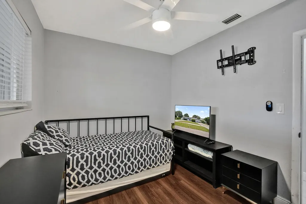 2320 NW 191st Terrace Miami Gardens FL 33056