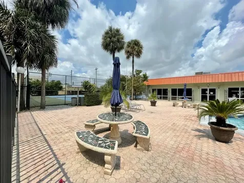 809 W Oakland Park Boulevard Oakland Park FL 33311