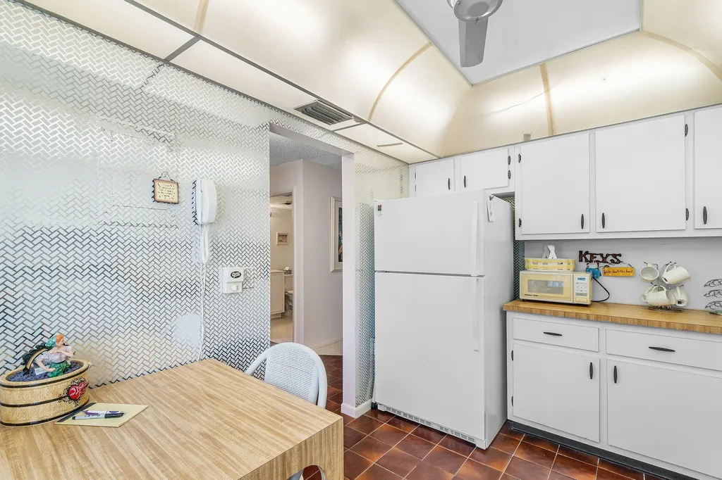 8320 Casa Del Lago Boca Raton FL 33433