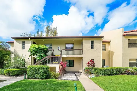 8320 Casa Del Lago Boca Raton FL 33433