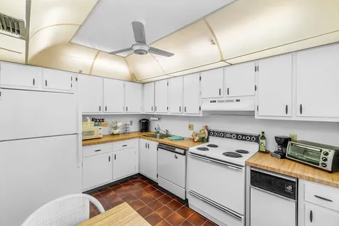 8320 Casa Del Lago Boca Raton FL 33433