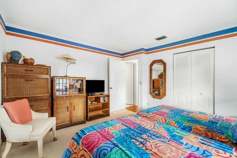 8320 Casa Del Lago Boca Raton FL 33433