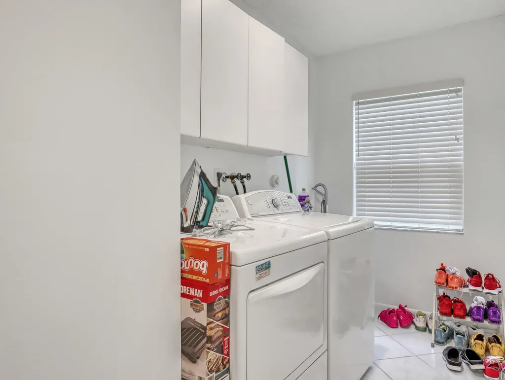 712 Golf Court Delray Beach FL 33445