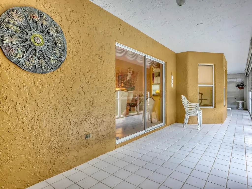 712 Golf Court Delray Beach FL 33445