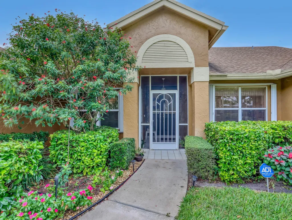 712 Golf Court Delray Beach FL 33445