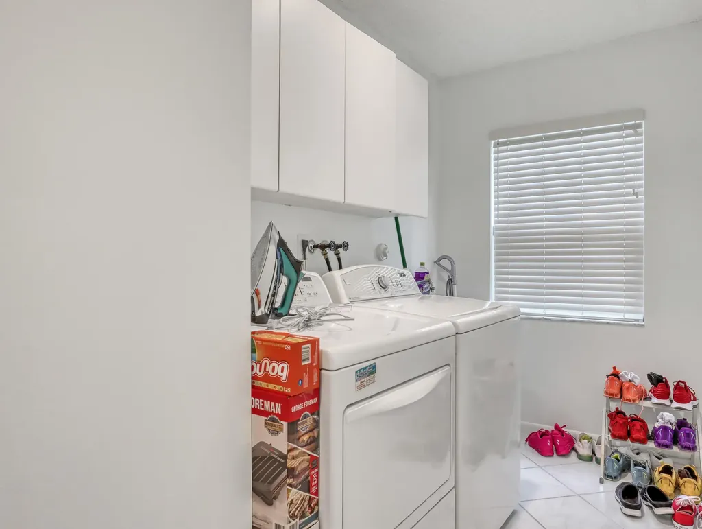 712 Golf Court Delray Beach FL 33445