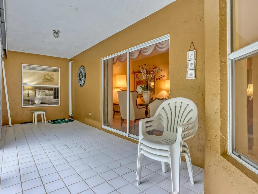 712 Golf Court Delray Beach FL 33445