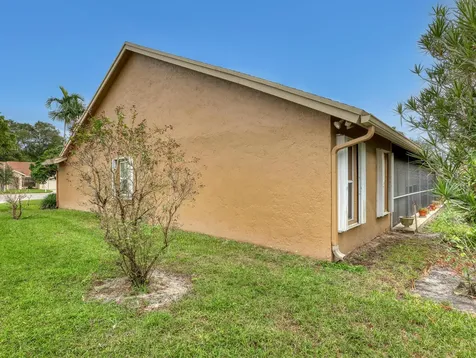 712 Golf Court Delray Beach FL 33445