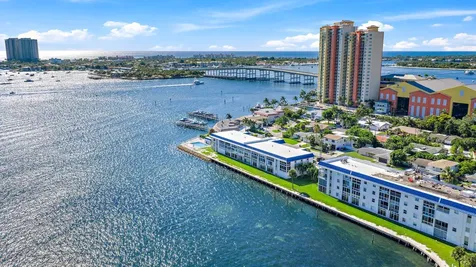 400 Wilma Circle Riviera Beach FL 33404