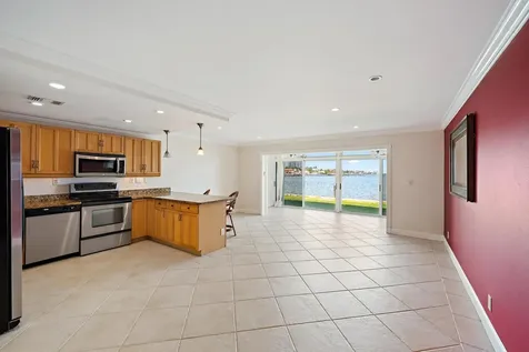 400 Wilma Circle Riviera Beach FL 33404