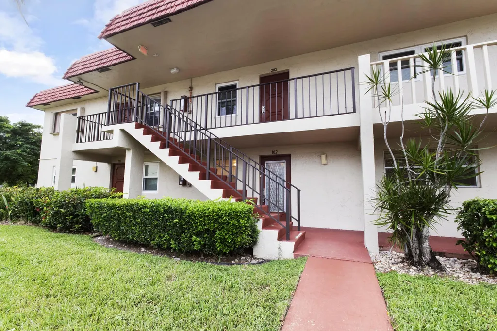 20 Abbey Lane Delray Beach FL 33446