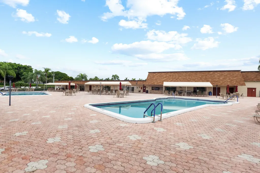 20 Abbey Lane Delray Beach FL 33446
