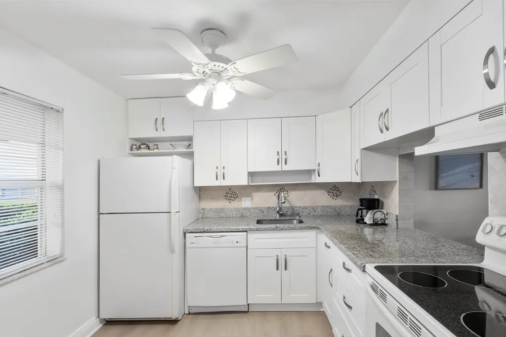 20 Abbey Lane Delray Beach FL 33446